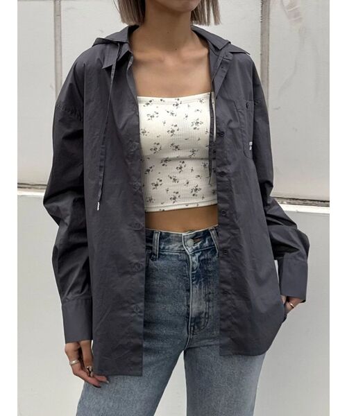 EMODA（エモダ）の「ワイドボディフーディシャツ（シャツ/ブラウス・レディース・グレー/ベージュ/ネイビー/ホワイト・FREE）」の2枚目の写真