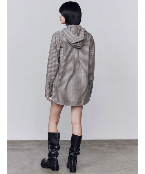 EMODA（エモダ）の「ワイドボディフーディシャツ（シャツ/ブラウス・レディース・グレー/ベージュ/ネイビー/ホワイト・FREE）」の12枚目の写真