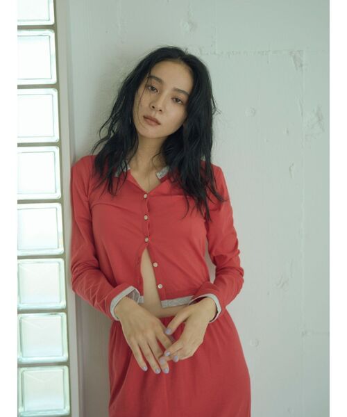 Ungrid（アングリッド）の「カシミヤ混レイヤードデザインカーディガン（カーディガン/ボレロ・レディース・チャコールグレー/レッド/オフホワイト・FREE）」の5枚目の写真