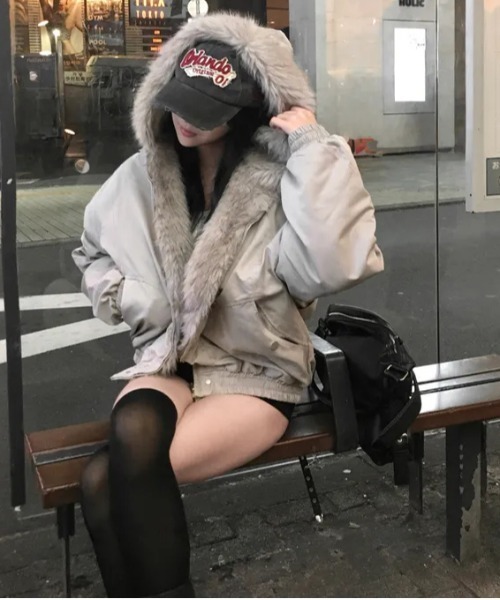 gossip！ロサンゼルス（ゴシップロサンゼルス）の「Y2K マウンテンカービング中綿 ワークジャケット（ブルゾン・レディース・ブラック/グレー・M）」の2枚目の写真