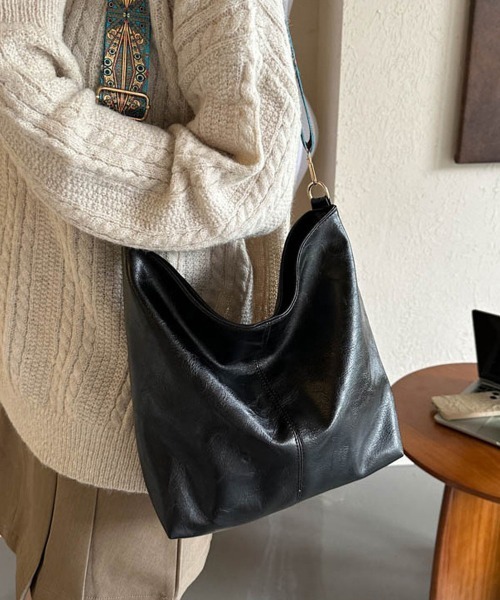 Miniministore(ミニミニストア)の「ショルダーバッグ PUレザー 軽量鞄(ショルダーバッグ・レディース・ブラック/カーキ/キャメル/ベージュ・FREE)」の1枚目の写真