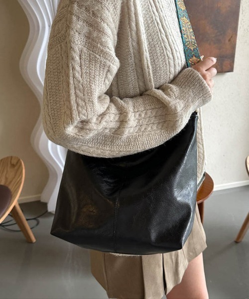 Miniministore(ミニミニストア)の「ショルダーバッグ PUレザー 軽量鞄(ショルダーバッグ・レディース・ブラック/カーキ/キャメル/ベージュ・FREE)」の16枚目の写真