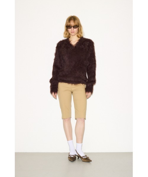 THROW by SLY（スローバイスライ）の「THROW SHAGGY V/N TUCK PUFF TOPS　シャギー Vネック タック パフ トップス 秋服 冬服（ニット/セーター・レディース・ブラウン/アイボリー・FREE）」の8枚目の写真