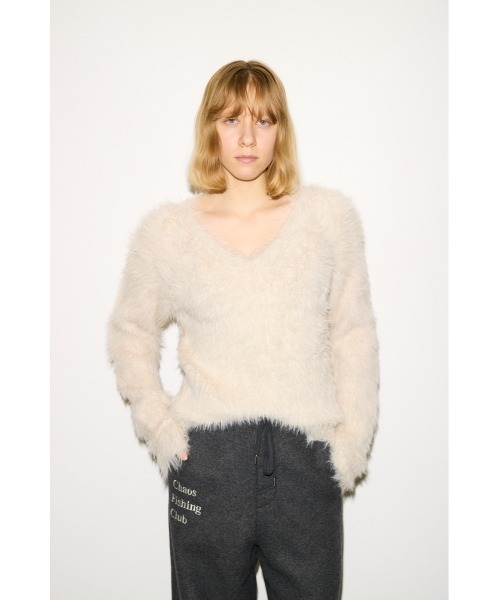 THROW by SLY（スローバイスライ）の「THROW SHAGGY V/N TUCK PUFF TOPS　シャギー Vネック タック パフ トップス 秋服 冬服（ニット/セーター・レディース・ブラウン/アイボリー・FREE）」の4枚目の写真