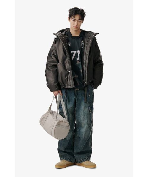BESLOW(ビースロー)の「OVERSIZED M65 HOOD SHORT DOWN PARKA VEGAN LEATHER BLACK(ダウンジャケット/コート・メンズ・その他・LARGE/MEDIUM/SMALL/X-LARGE/X-SMALL)」の6枚目の写真