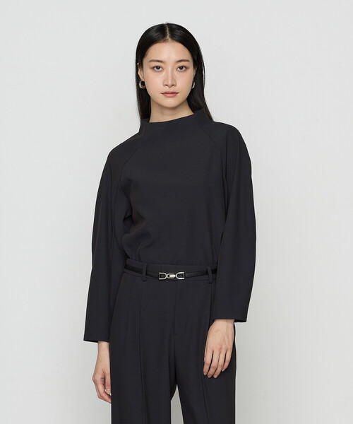 COMME CA(コムサ)の「〔 TALLサイズ 〕 トリアセボディシェルピーチ プルオーバー(シャツ/ブラウス・レディース・オフホワイト/ブラック・15号/13号)」の2枚目の写真