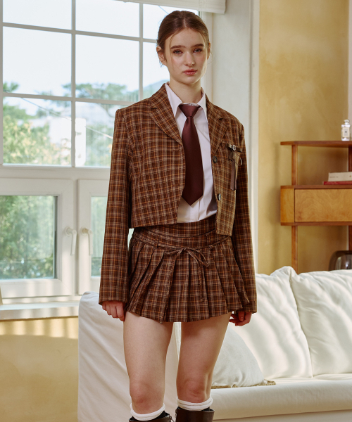 ARI(アリ)の「WHITNEY CROP JACKET / BROWN(テーラードジャケット・レディース・ブラウン・FREE)」の4枚目の写真