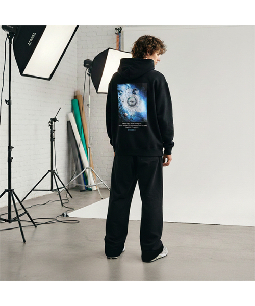 CRISCELO(クリスチェロ)の「アストロロジー フードパーカー_ブラック(パーカー・メンズ・その他・SMALL/LARGE)」の3枚目の写真