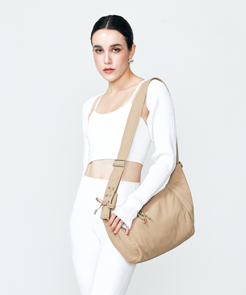 VLOT（ブロット）の「アイレットストラップホーボーバッグ[ベージュ]（ショルダーバッグ・レディース・Beige・FREE）」の2枚目の写真