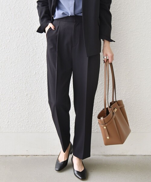 SHIPS Colors(シップス カラーズ)の「SHIPS Colors:〈手洗い可能〉2WAYストレッチ テーパード パンツ(セットアップ対応可能)◇(その他パンツ・レディース・ネイビー/ベージュ・MEDIUM/SMALL)」の1枚目の写真