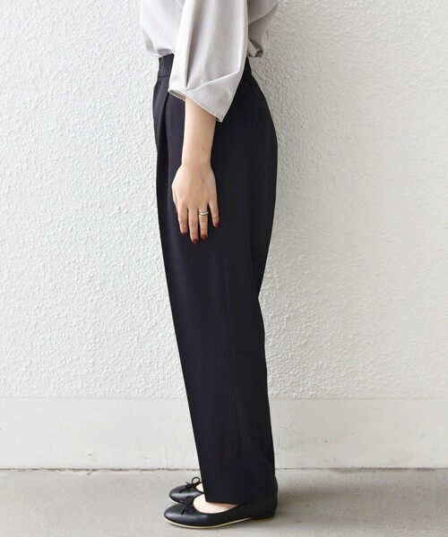 SHIPS Colors(シップス カラーズ)の「SHIPS Colors:〈手洗い可能〉2WAYストレッチ テーパード パンツ(セットアップ対応可能)◇(その他パンツ・レディース・ネイビー/ベージュ・MEDIUM/SMALL)」の17枚目の写真