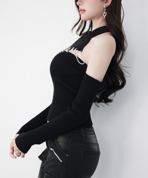 VEILA（ヴェイラ）の「チェーンデザイン アシンメトリーワンショルリブニット（ニット/セーター・レディース・ブラック/ホワイト・フリー）」の22枚目の写真