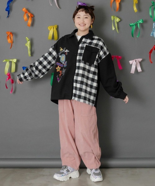 ScoLar(スカラー)の「ScoLar(スカラー) POP刺繍×チェック柄シャツ(シャツ/ブラウス・レディース・ブラック/チャコールグレー・MEDIUM)」の10枚目の写真