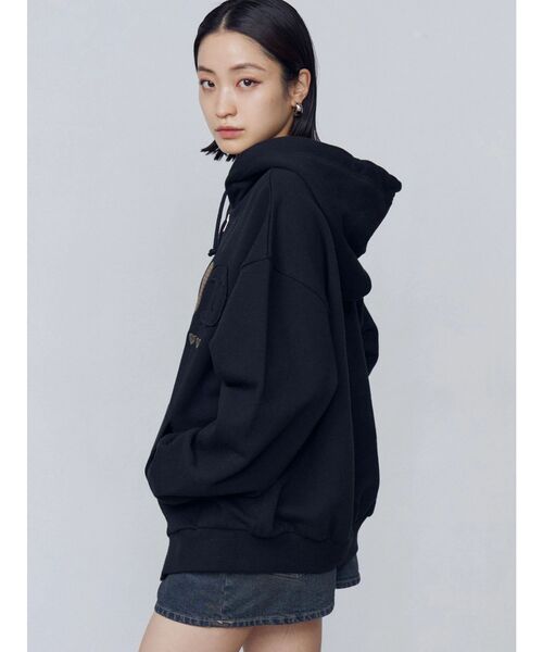 EMODA(エモダ)の「ロゴパッチオーバーフーディ(パーカー・レディース・ブラック/アイボリー/グレー・FREE)」の15枚目の写真