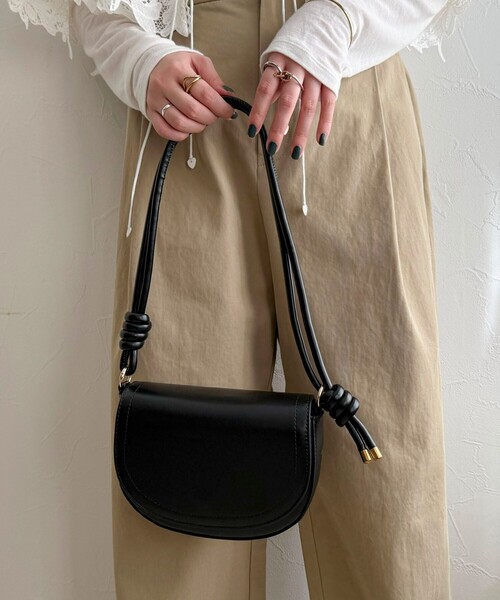 fredy emue（フレディエミュ）の「フラップラウンドポシェット（ショルダーバッグ・レディース・ブラック/レッド/ブラウン・FREE）」の17枚目の写真