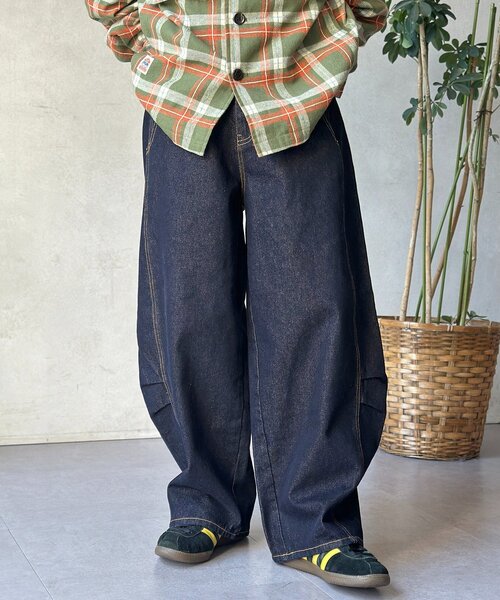 CPCM（シーピーシーエム）の「シームタックカーブデニム（デニムパンツ・メンズ・ブラック/ネイビー/ブルー/ブラウン・MEDIUM/LARGE）」の4枚目の写真