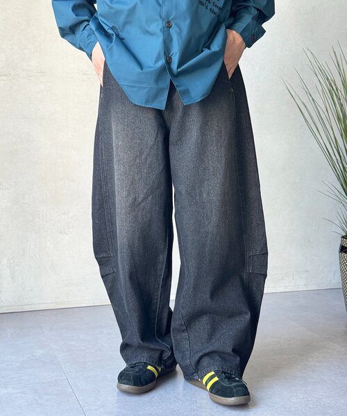 CPCM（シーピーシーエム）の「シームタックカーブデニム（デニムパンツ・メンズ・ブラック/ネイビー/ブルー/ブラウン・MEDIUM/LARGE）」の2枚目の写真