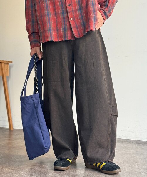 CPCM（シーピーシーエム）の「シームタックカーブデニム（デニムパンツ・メンズ・ブラック/ネイビー/ブルー/ブラウン・MEDIUM/LARGE）」の11枚目の写真