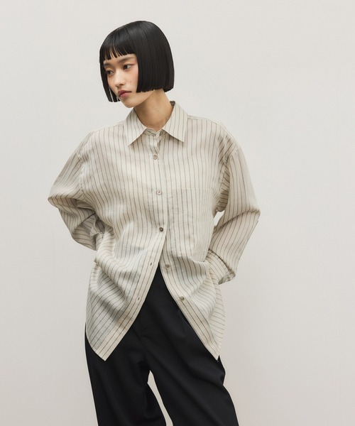 ADAM ET ROPE'(アダムエロペ)の「バックベルテッドシャツ(シャツ/ブラウス・レディース・ダークブラウン/ベージュ・FREE)」の3枚目の写真