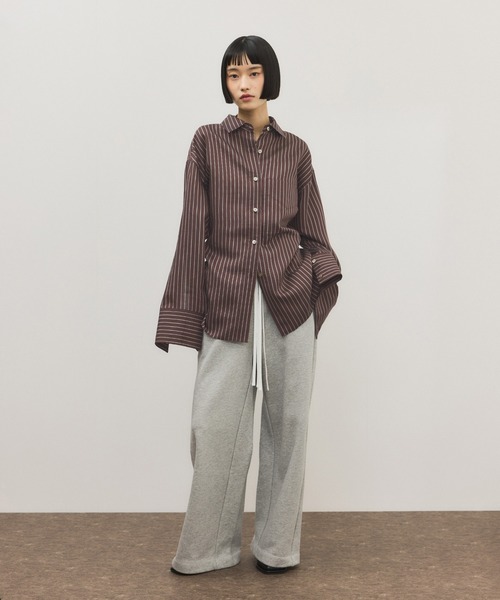 ADAM ET ROPE'(アダムエロペ)の「バックベルテッドシャツ(シャツ/ブラウス・レディース・ダークブラウン/ベージュ・FREE)」の5枚目の写真