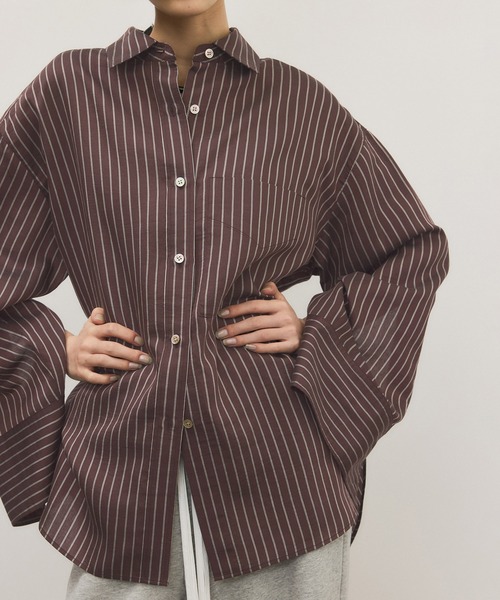 ADAM ET ROPE'(アダムエロペ)の「バックベルテッドシャツ(シャツ/ブラウス・レディース・ダークブラウン/ベージュ・FREE)」の12枚目の写真