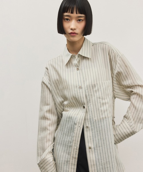 ADAM ET ROPE'(アダムエロペ)の「バックベルテッドシャツ(シャツ/ブラウス・レディース・ダークブラウン/ベージュ・FREE)」の13枚目の写真