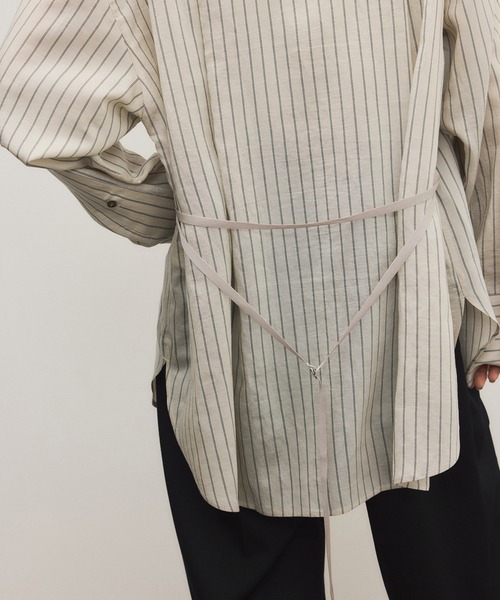 ADAM ET ROPE'(アダムエロペ)の「バックベルテッドシャツ(シャツ/ブラウス・レディース・ダークブラウン/ベージュ・FREE)」の15枚目の写真