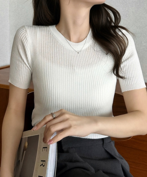 Eclat one(エクラワン)の「【Eclat one】タイト リブ 半袖 ニット(ニット/セーター・レディース・ベージュ/イエロー/ブラック/ピンク/ホワイト・FREE)」の9枚目の写真
