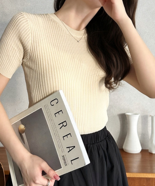 Eclat one(エクラワン)の「【Eclat one】タイト リブ 半袖 ニット(ニット/セーター・レディース・ベージュ/イエロー/ブラック/ピンク/ホワイト・FREE)」の10枚目の写真