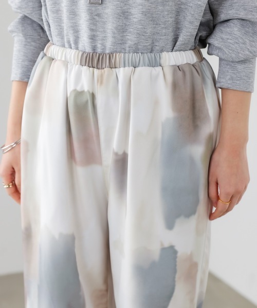 Bou Jeloud(ブージュルード)の「水彩柄ワイドイージーパンツ(その他パンツ・レディース・ホワイト系その他/ブラック・FREE)」の10枚目の写真