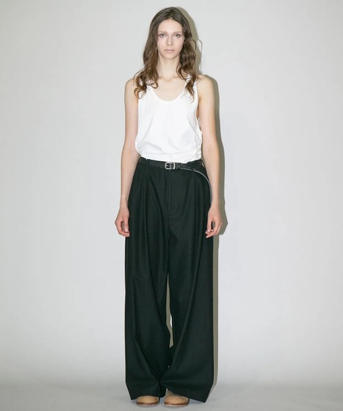 my beautiful landlet(マイビューティフルランドレット)の「【my beautiful landlet】 HIGH-TWIST TWILL SIDE TUCK WIDE PANTS(その他パンツ・メンズ・ベージュ/ネイビー/ブラック・1/2/0)」の4枚目の写真