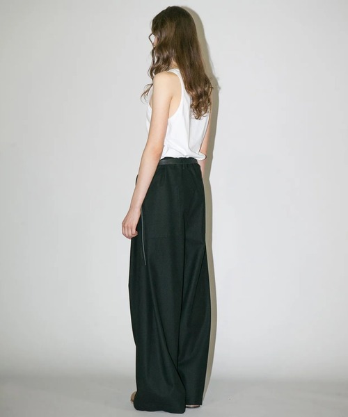 my beautiful landlet(マイビューティフルランドレット)の「【my beautiful landlet】 HIGH-TWIST TWILL SIDE TUCK WIDE PANTS(その他パンツ・メンズ・ベージュ/ネイビー/ブラック・1/2/0)」の6枚目の写真