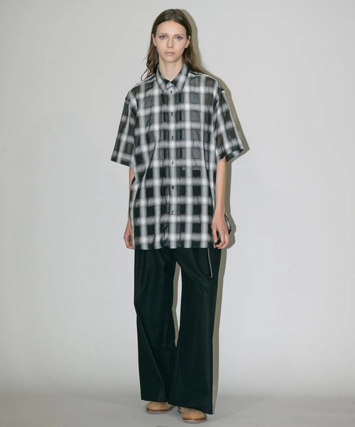 my beautiful landlet(マイビューティフルランドレット)の「【my beautiful landlet】 HIGH-TWIST TWILL SIDE TUCK WIDE PANTS(その他パンツ・メンズ・ベージュ/ネイビー/ブラック・1/2/0)」の12枚目の写真