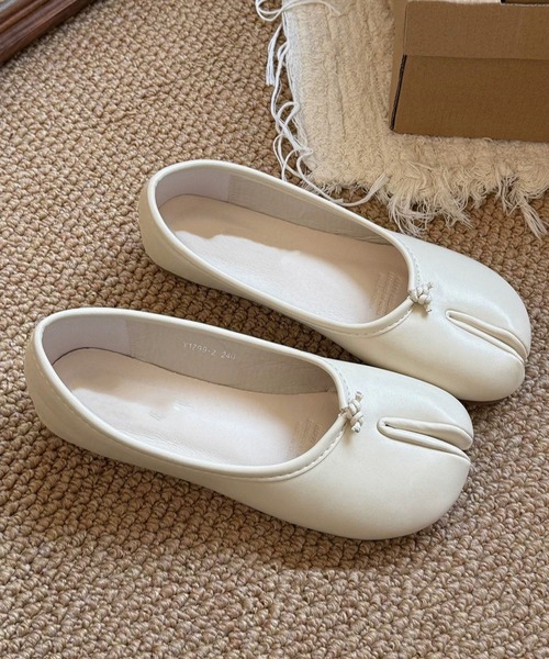 Vipoa（ヴィポア）の「Tabi flat ballet shoes（バレエシューズ・レディース・マルチ/レッド/ホワイト/ブラック/ホワイト系その他/ベージュ/ブラウン・LARGE/MEDIUM/SMALL）」の12枚目の写真
