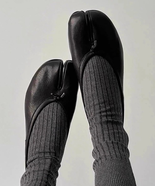 Vipoa（ヴィポア）の「Tabi flat ballet shoes（バレエシューズ・レディース・マルチ/レッド/ホワイト/ブラック/ホワイト系その他/ベージュ/ブラウン・LARGE/MEDIUM/SMALL）」の9枚目の写真