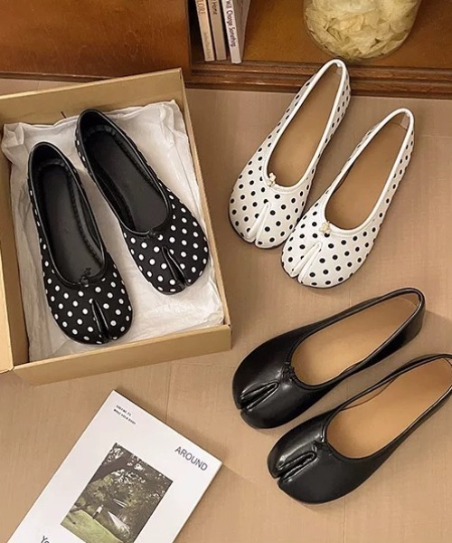 Vipoa（ヴィポア）の「Tabi flat ballet shoes（バレエシューズ・レディース・マルチ/レッド/ホワイト/ブラック/ホワイト系その他/ベージュ/ブラウン・LARGE/MEDIUM/SMALL）」の15枚目の写真