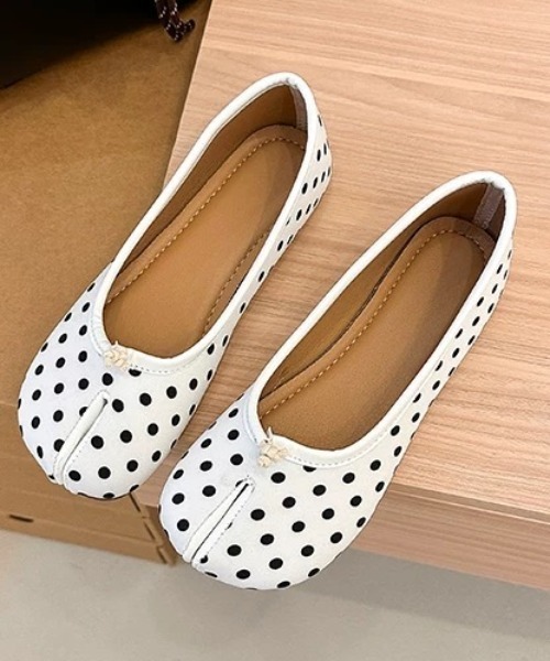 Vipoa（ヴィポア）の「Tabi flat ballet shoes（バレエシューズ・レディース・マルチ/レッド/ホワイト/ブラック/ホワイト系その他/ベージュ/ブラウン・LARGE/MEDIUM/SMALL）」の19枚目の写真