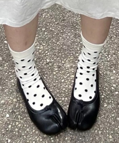 Vipoa（ヴィポア）の「Tabi flat ballet shoes（バレエシューズ・レディース・マルチ/レッド/ホワイト/ブラック/ホワイト系その他/ベージュ/ブラウン・LARGE/MEDIUM/SMALL）」の13枚目の写真