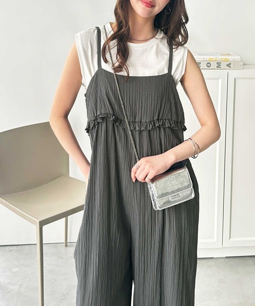 GeeRA（ジーラ）の「フリルデザインサロペット（サロペット/オーバーオール・レディース・ブラック/チャコール・MEDIUM/LARGE/X-LARGE）」の3枚目の写真
