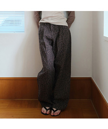 CURVED PINTUCK LEOPARD DENIM PANTS GRAY