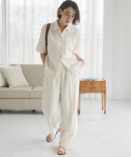ANGIE(アンジー)の「【接触冷感 / セットアップ対応】パッチワーク 刺繍 シャツ / 夏服(シャツ/ブラウス・レディース・ブラック/オフホワイト・FREE)」の3枚目の写真