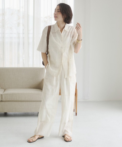 ANGIE(アンジー)の「【接触冷感 / セットアップ対応】パッチワーク 刺繍 シャツ / 夏服(シャツ/ブラウス・レディース・ブラック/オフホワイト・FREE)」の4枚目の写真