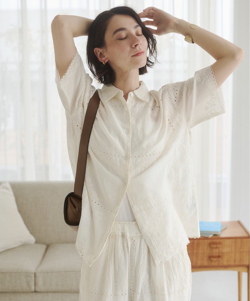ANGIE(アンジー)の「【接触冷感 / セットアップ対応】パッチワーク 刺繍 シャツ / 夏服(シャツ/ブラウス・レディース・ブラック/オフホワイト・FREE)」の14枚目の写真