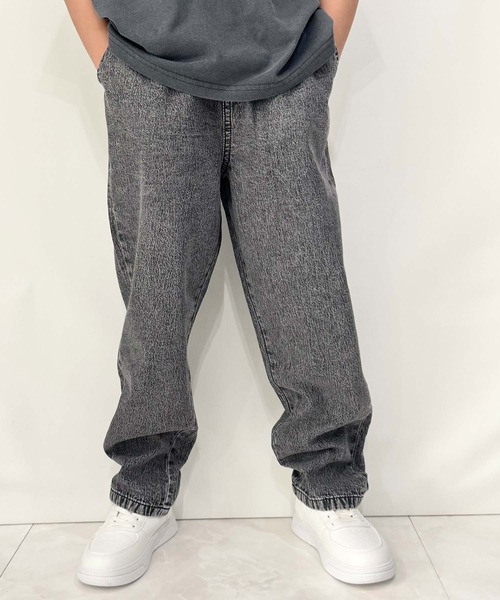 SHISKY（シスキー）の「【ケミカルウォッシュ】 デニム リラックスパンツ（デニムパンツ・キッズ・ブルー/ブラック・160/150/140/130/120/110）」の2枚目の写真