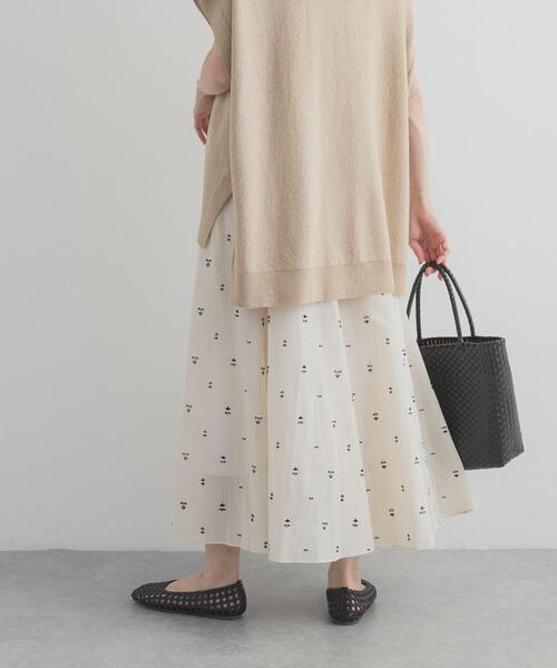 URBAN RESEARCH DOORS（アーバンリサーチドアーズ）の「小柄ダマスクプリントフレアスカート（スカート・レディース・オフホワイト/チャコールグレー・FREE）」の12枚目の写真