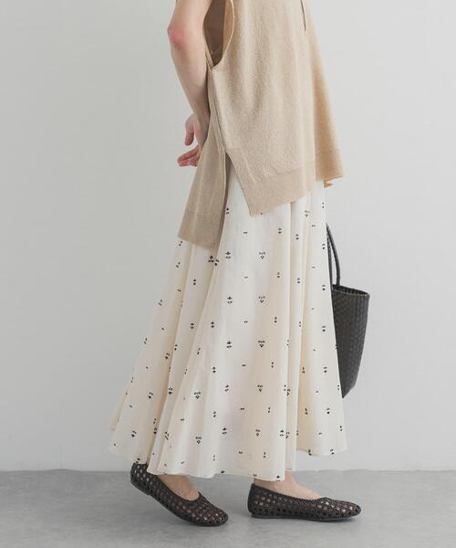 URBAN RESEARCH DOORS（アーバンリサーチドアーズ）の「小柄ダマスクプリントフレアスカート（スカート・レディース・オフホワイト/チャコールグレー・FREE）」の13枚目の写真