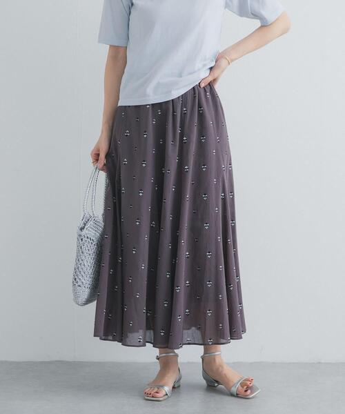 URBAN RESEARCH DOORS（アーバンリサーチドアーズ）の「小柄ダマスクプリントフレアスカート（スカート・レディース・オフホワイト/チャコールグレー・FREE）」の20枚目の写真