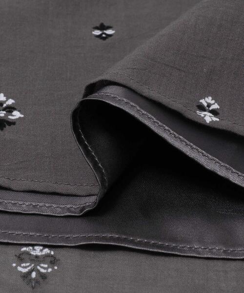 URBAN RESEARCH DOORS（アーバンリサーチドアーズ）の「小柄ダマスクプリントフレアスカート（スカート・レディース・オフホワイト/チャコールグレー・FREE）」の8枚目の写真