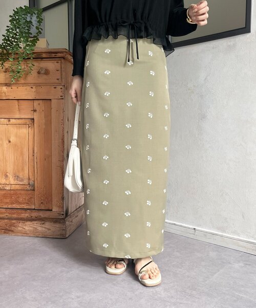 Thevon(ゼボン)の「花刺繍ツイルナロースカート(スカート・レディース・グレー/グリーン・FREE)」の9枚目の写真