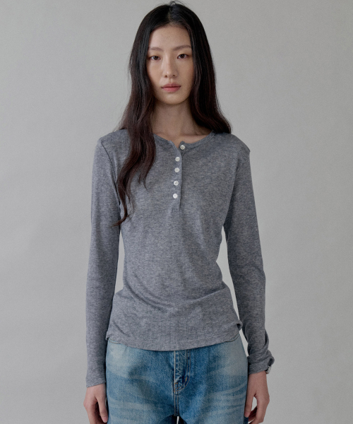 STEP AROUND(ステップアラウンド)の「Henley Long Sleeve Tee_3 COLORS(Tシャツ/カットソー・レディース・ネイビー/オリーブ/チャコールグレー・FREE)」の4枚目の写真